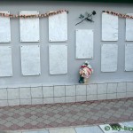 Мемориальные доски с перечислением погибших караимов на фронтах во время Великой Отечественной Войны