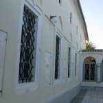 Фасад караиской Кенасы В 1805 г. окончено строительство Большой (соборной) Кенаса