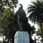 Бронзовая статуя Ахилла в саду Ахиллиона