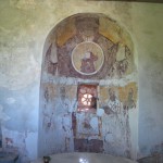 Остатки древнего храма с живописными поствизантийскими фресками