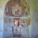 Остатки древнего храма с живописными поствизантийскими фресками